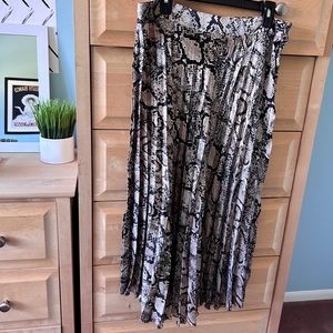 Zara Snake Print Pleated Skirt